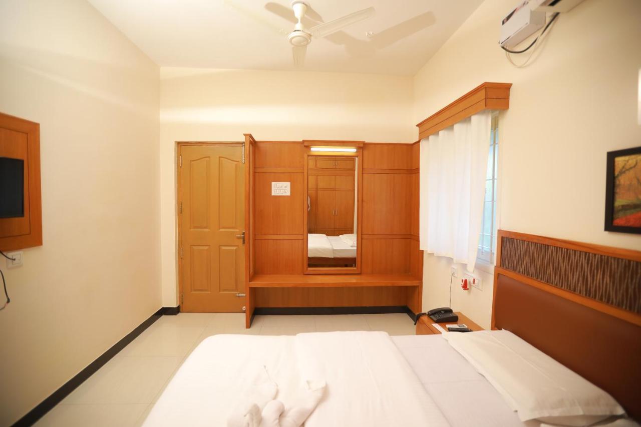 Jmj Comfort Hotel Salem Exterior foto